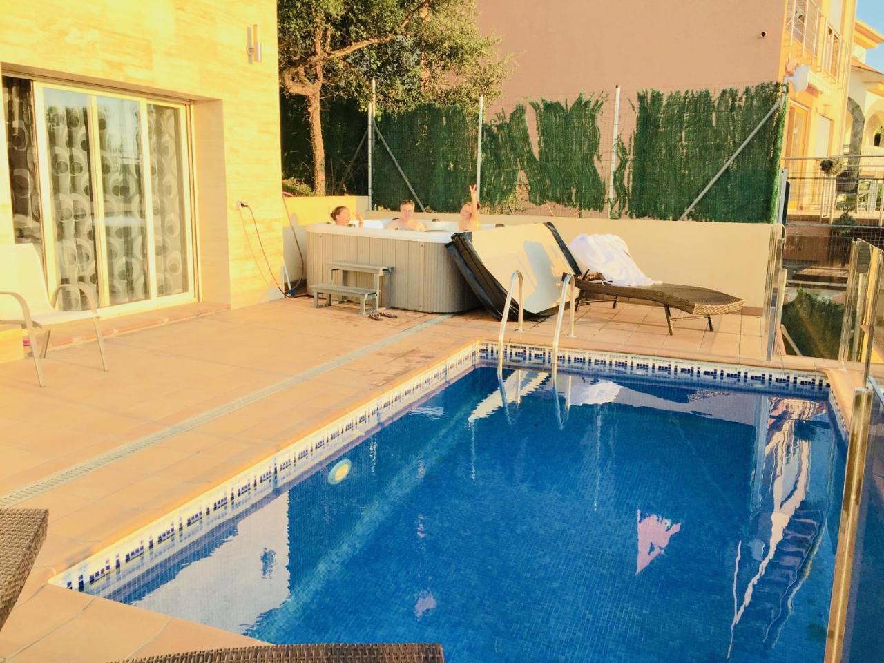 Luxury Villa Investingspain With Sea Views, Pool And Jacuzzi Lloret de Mar Exteriör bild